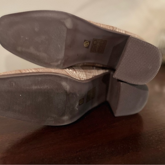 COPY - Brown and beige plaid ankle boots. - Picture 4 of 5